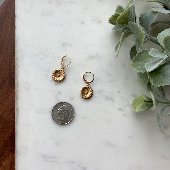 The Georgie - Mini Hoop Classic Flower Earrings - Picture 2 of 4